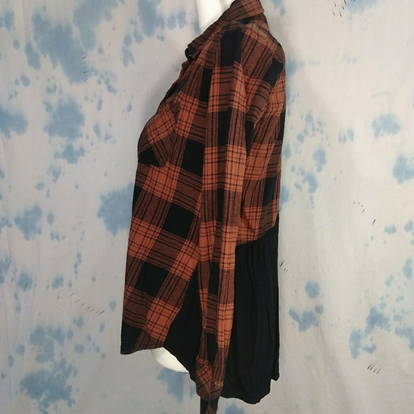 Peyton Jensen Hi Lo plaid button up top size XS - Picture 2 of 7